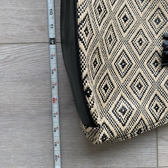 The Switch Bag in Diamond Raffia - Picture 12 of 16